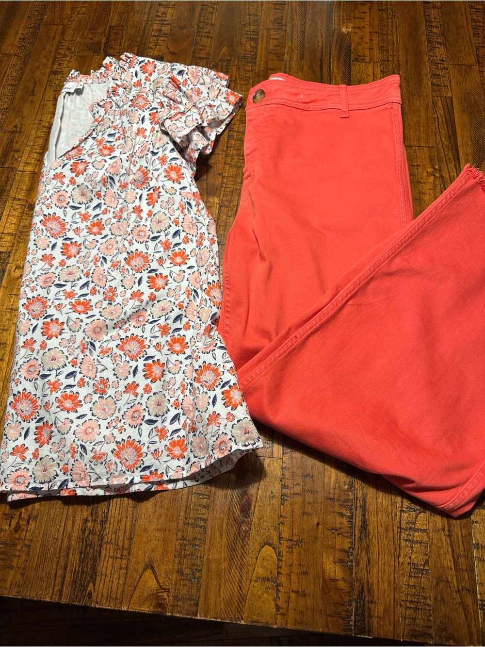 Vineyard Vines🐳 Wide-Leg Denim with Ruffle Flutter Sleeve Floral Top
